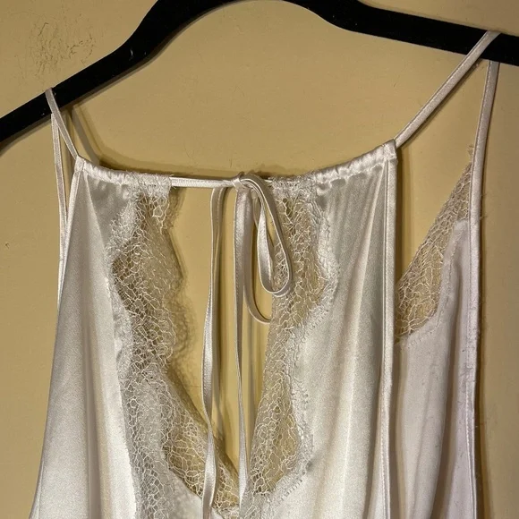 Elegant Cream Lace-Trimmed Romper